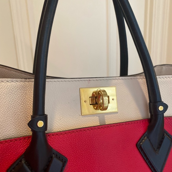 Louis Vuitton Handbag - Picture 4 of 10